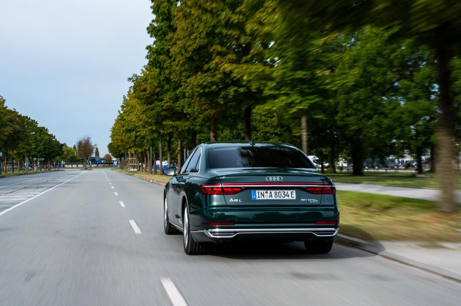  Audi A8 L 60 TFSI e Quattro 2019 года  (WW) (фото 21 из 61)